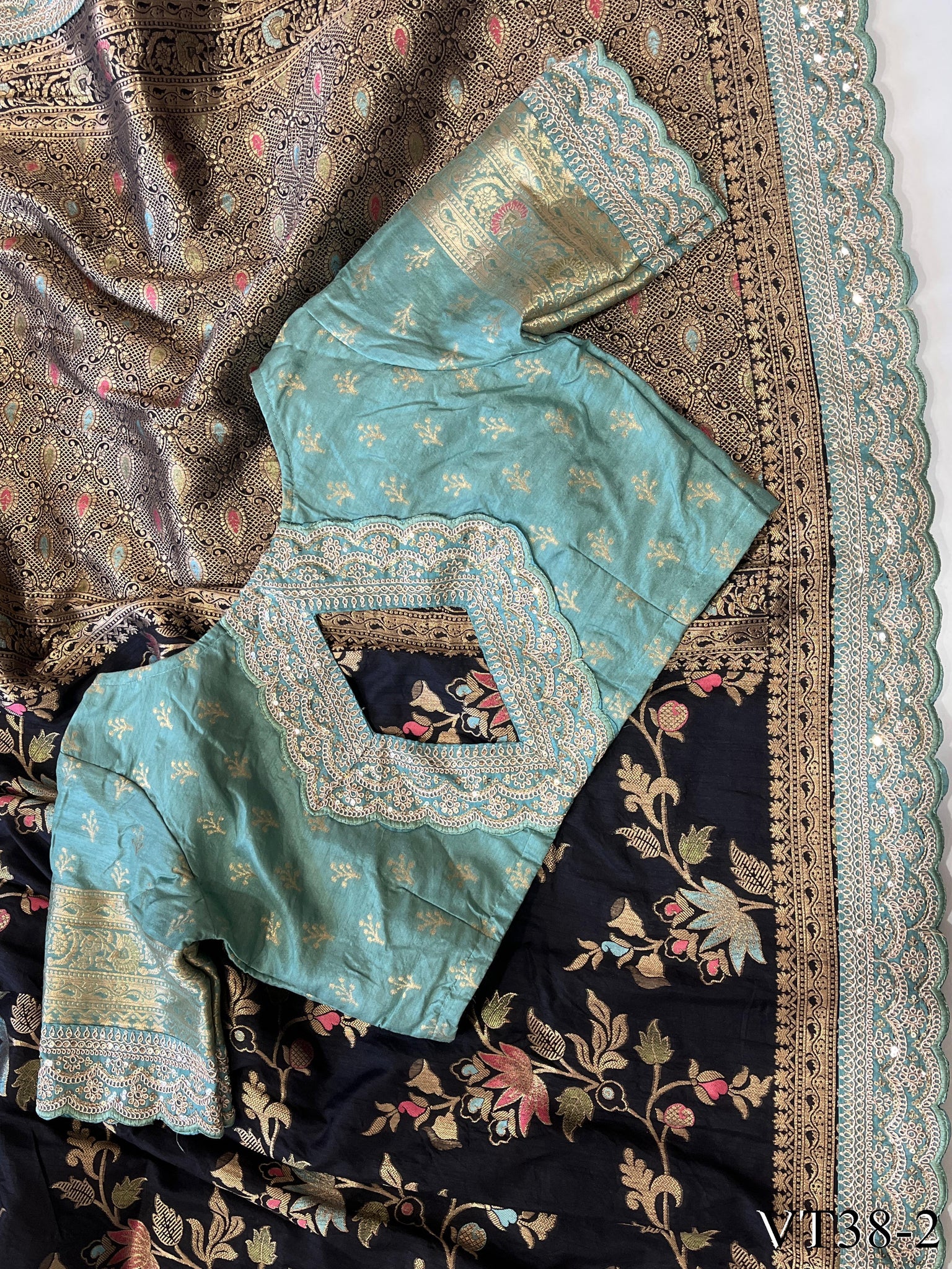 Pure Banarasi with Heavy Weaving Flower design WORK the saree