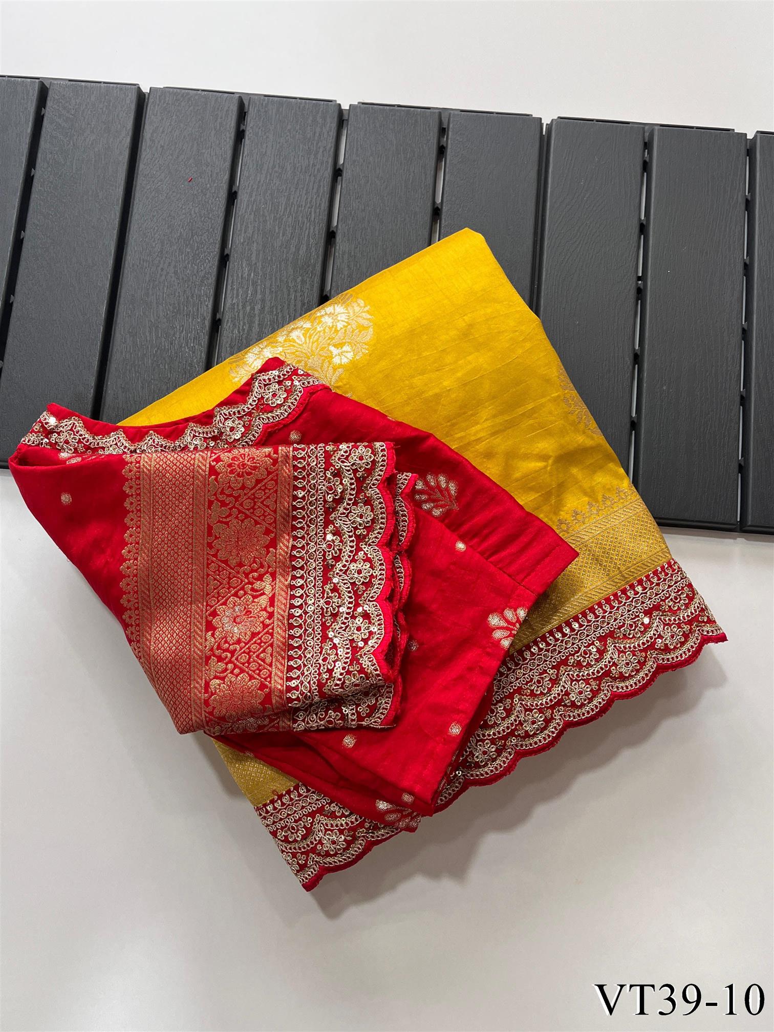 Pure Banarasi Saree With Weaving flower Work Blouse