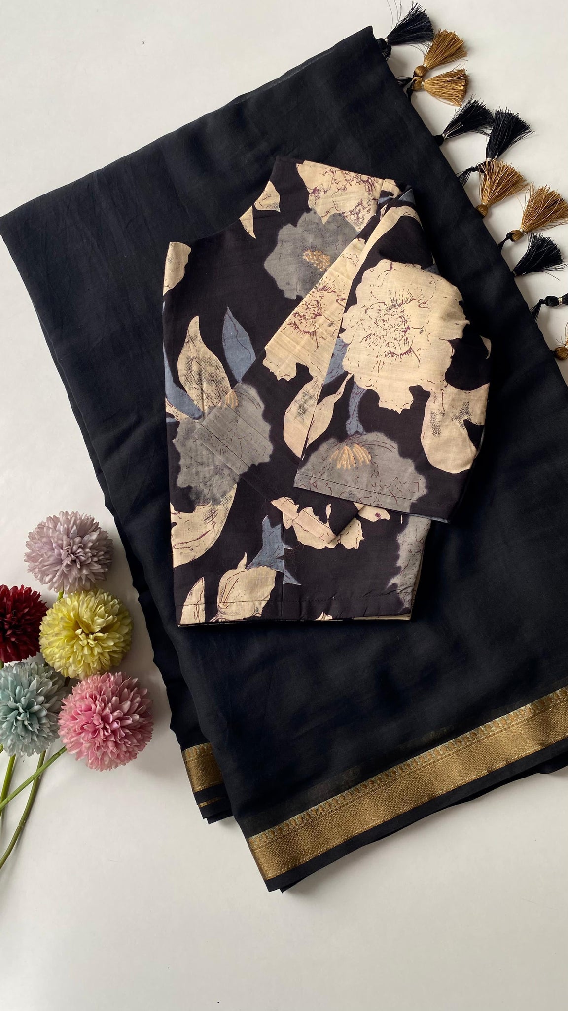 Pure Mul Cotton saree with jacquard border Work on all over the saree