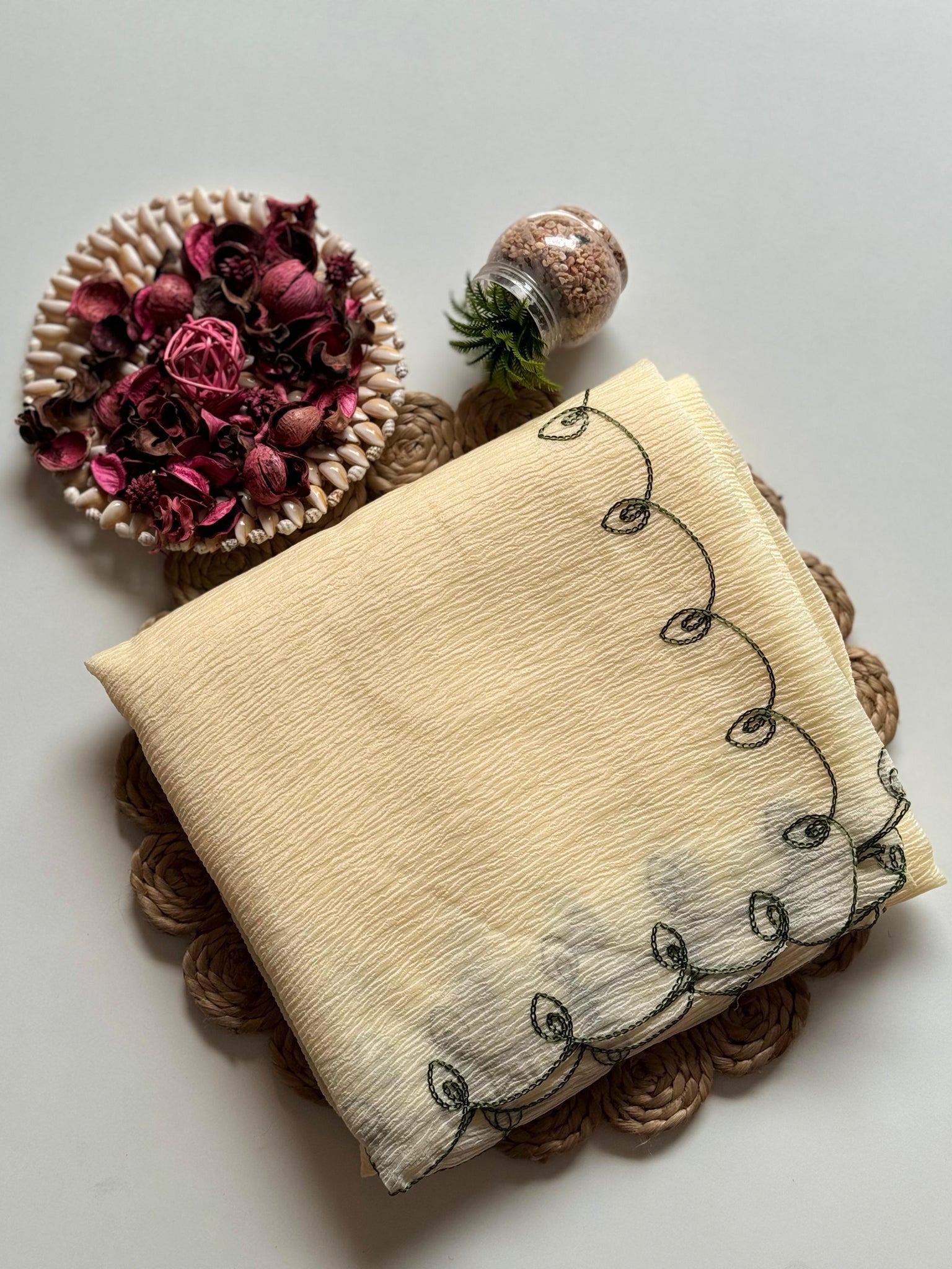 Pure Cruncy Crush saree with Designer Arco Border Work on all over the saree