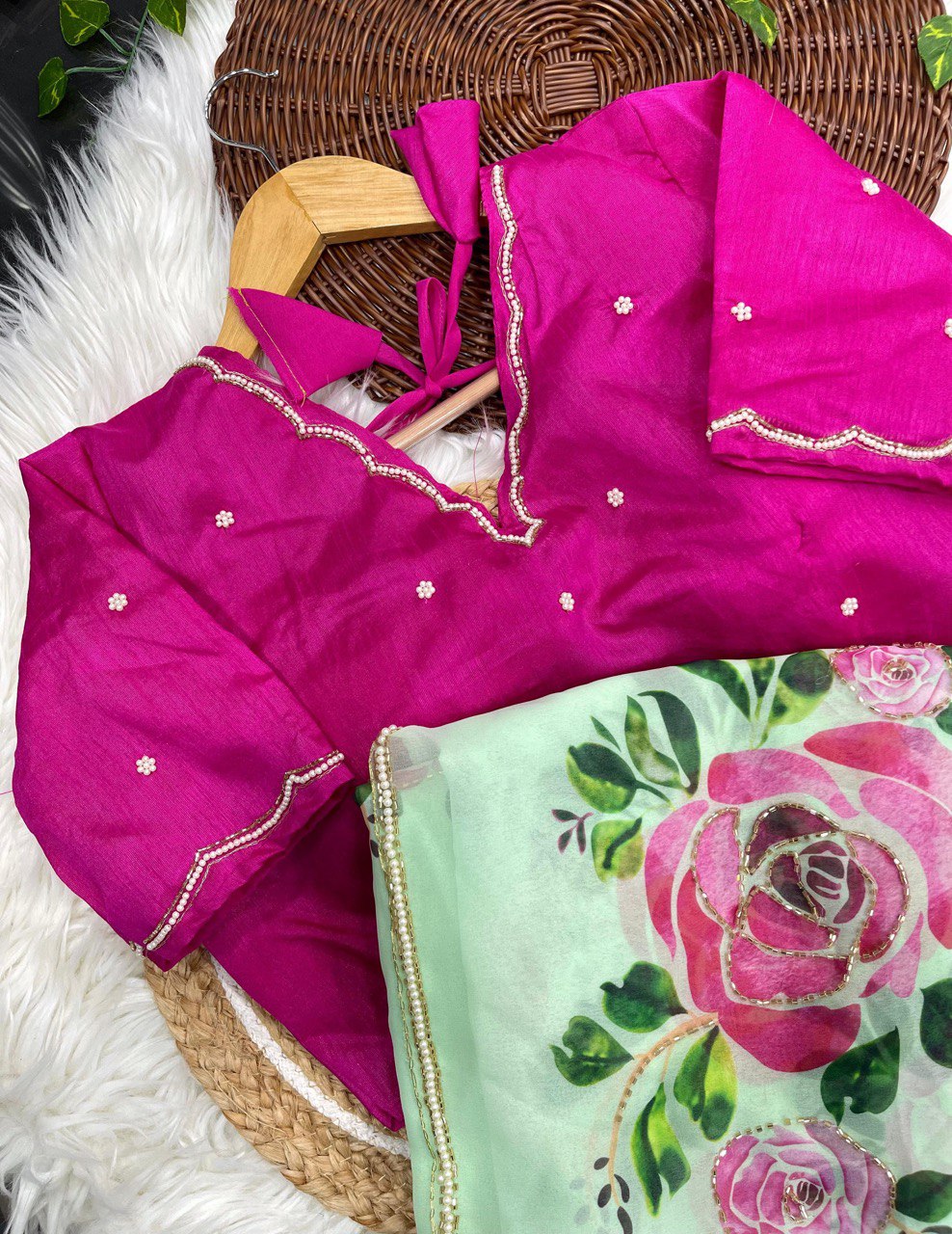 Elegant Georgette Saree With Floral prints nd handwork khatl work