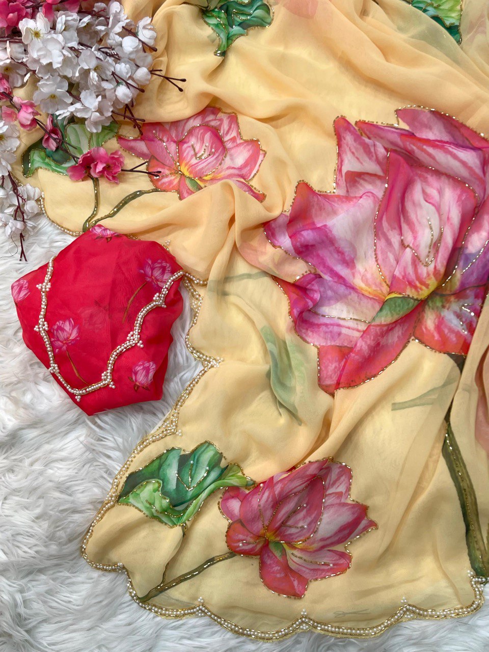 Elegant Georgette Saree With Beautiful Floral prints nd handwork